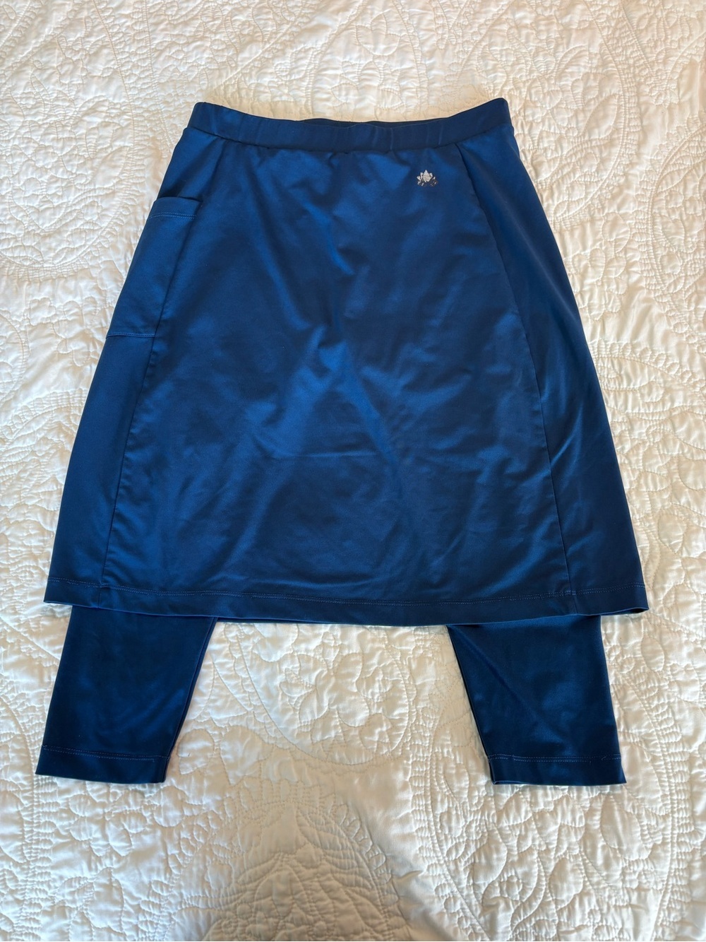 Snoga Athletics Iris Blue skirted leggings capri size small.